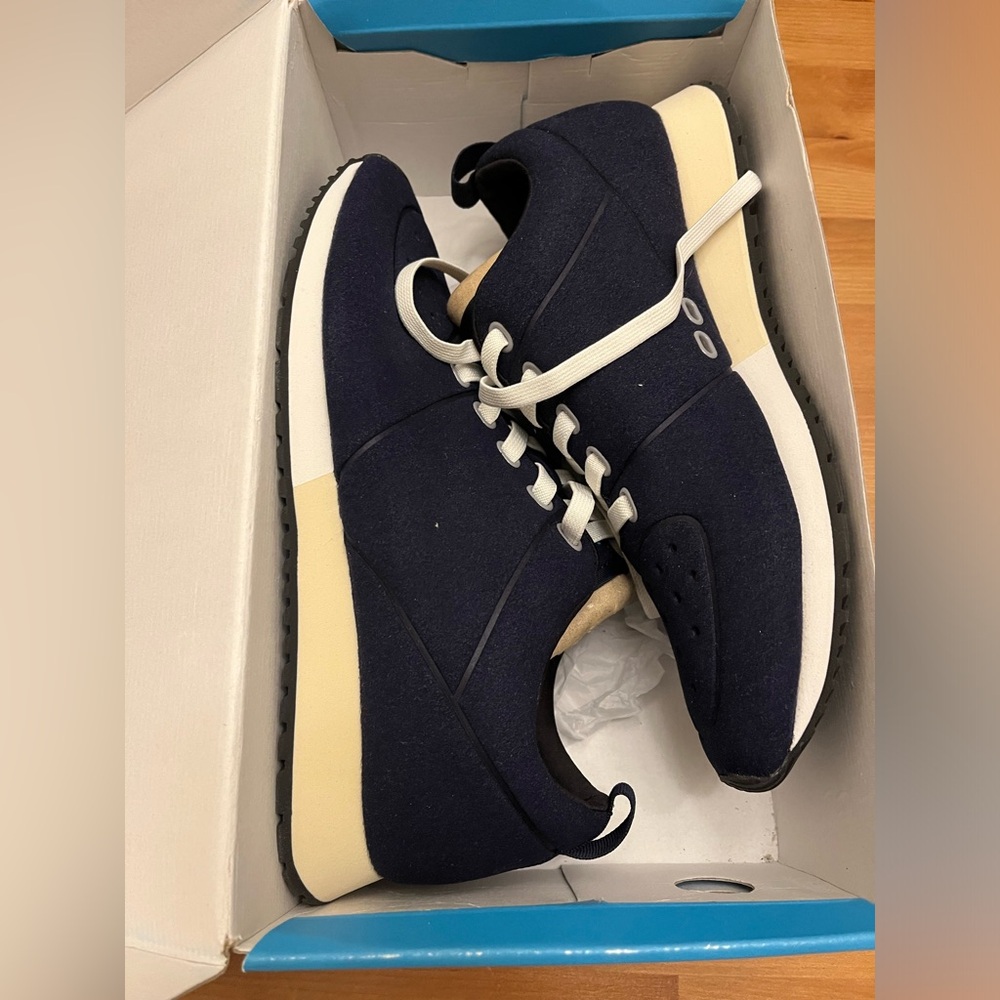 NWT Native size 7 Cornell Shoes